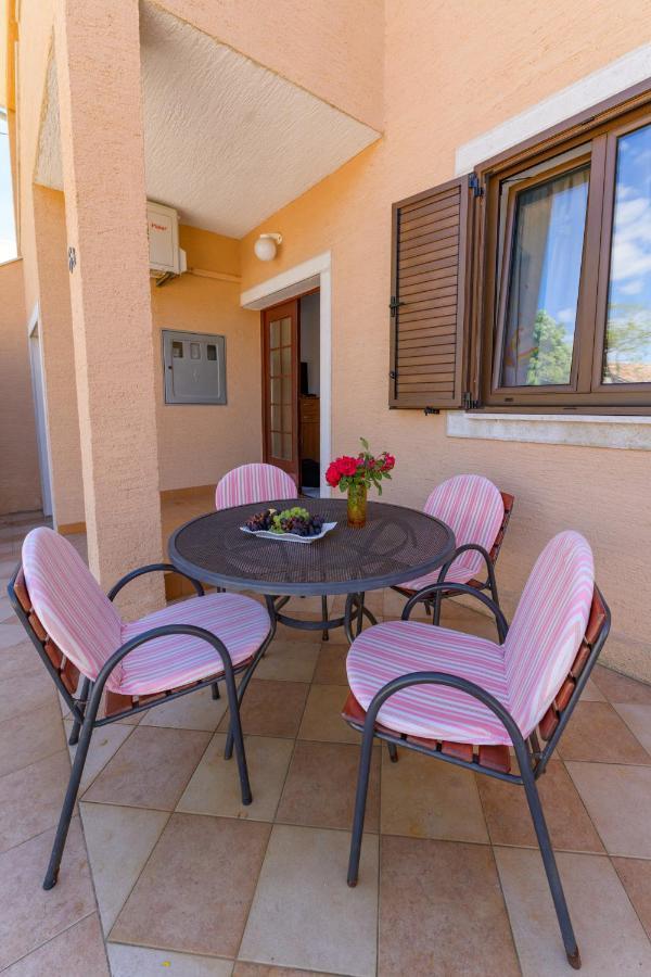 Apartments Marina Veskovic Нерезине Экстерьер фото