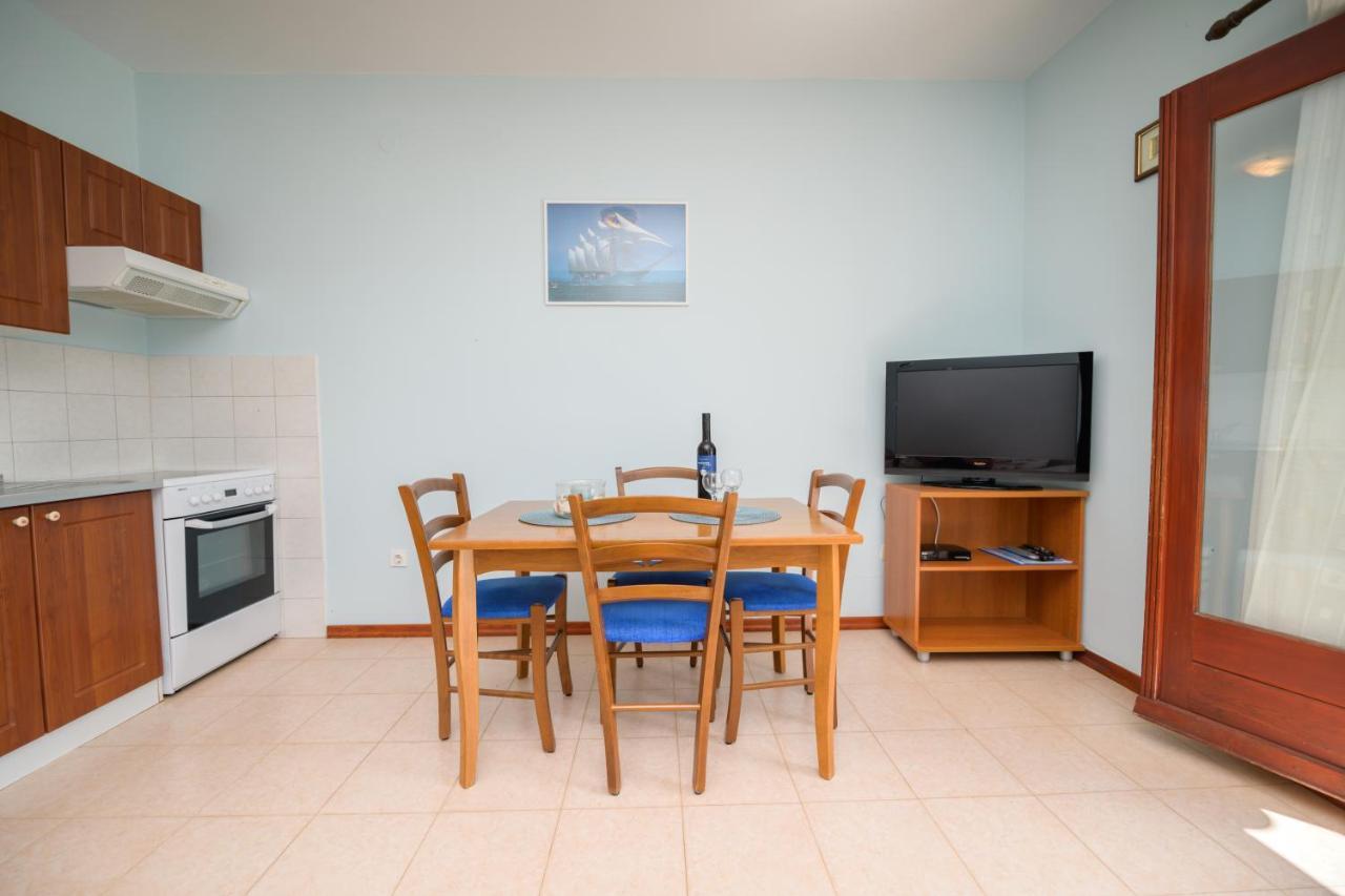 Apartments Marina Veskovic Нерезине Экстерьер фото